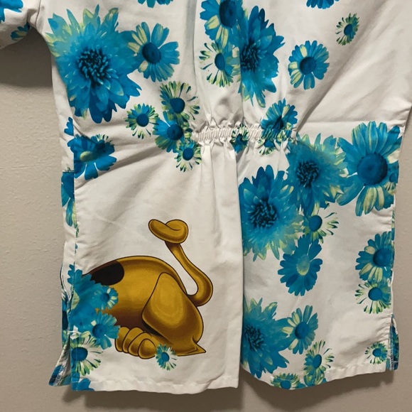 Tooniforms Scooby-Doo Scrub Top - Picture 5 of 5